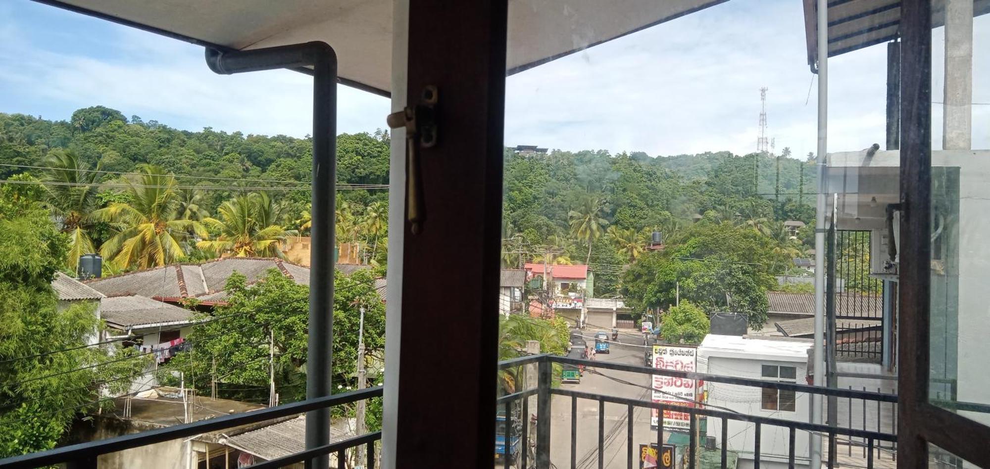 Apartment Jungle House Unawatuna